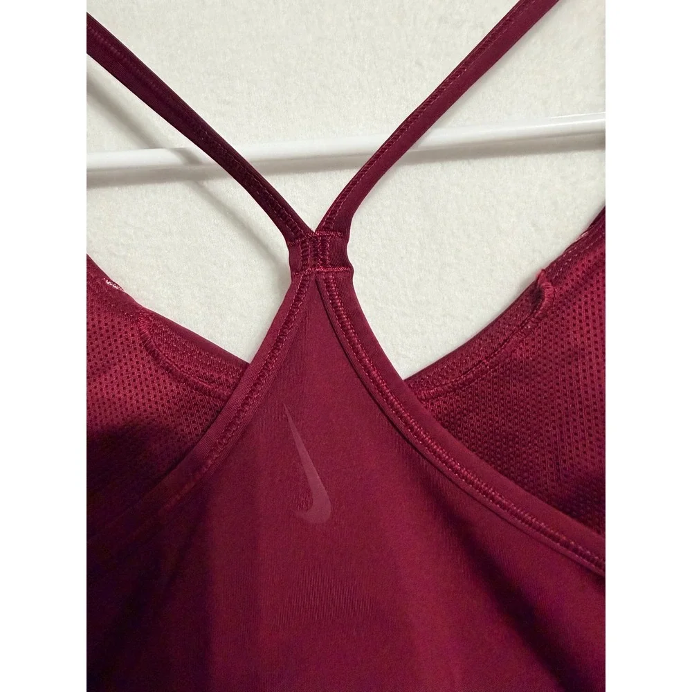 Nike Indy Light Support Sports Bra Burgundy Gold Metallic Piping Womens Small